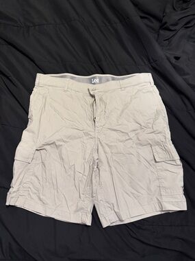 Lee Men’s Light Gray Cargo Shorts